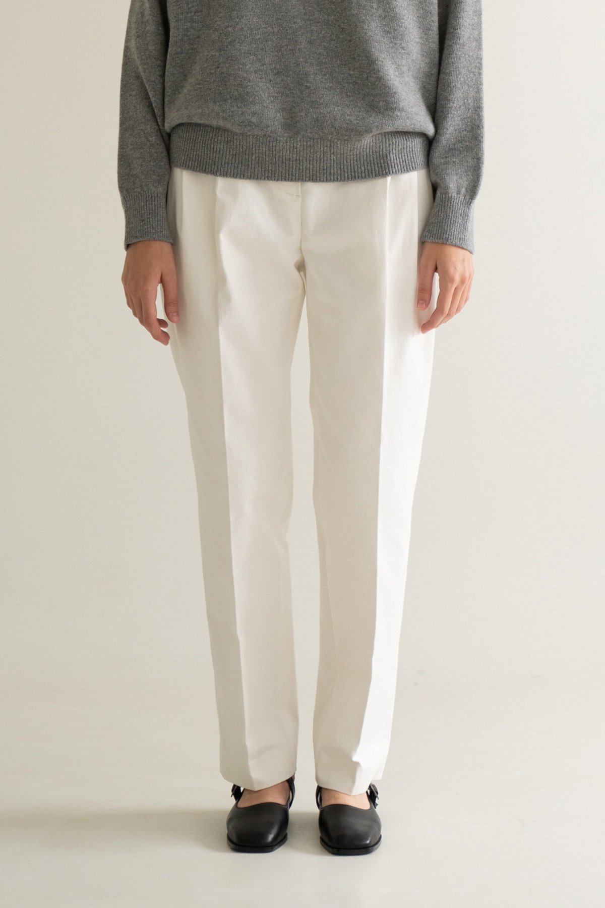 Pintuck pants (White)